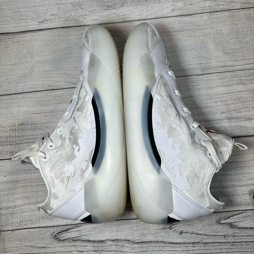 Nike Men's White Athletic Shoes